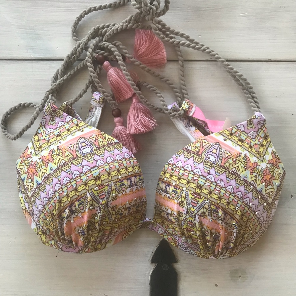 VICTORIA SECRET 💜 Bikini top. 34B PUSH-UP